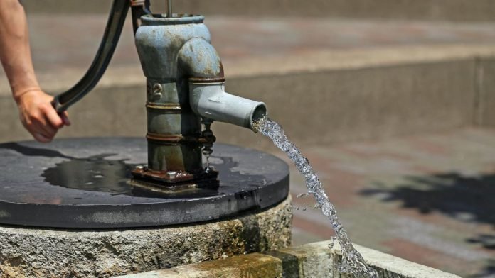 Голод и засуха: Проблемы с питьевой водой назревают в США и по всему миру